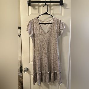 Alredine v-neck grey dress with red hearts